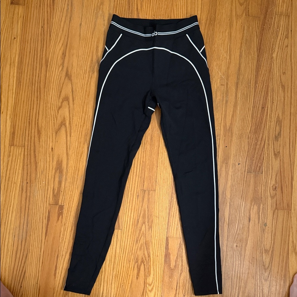 ALO High waisted heart throb leggings